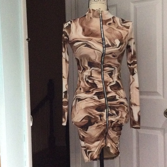 PrettyLittle Thing  Dress size 2 - Picture 1 of 8
